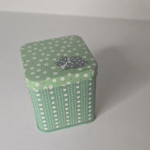 Vintage Potpourri Press Green Floral Tin
